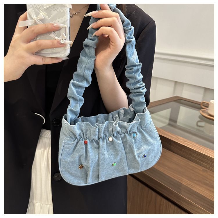 Small And Minimalist Personalized For Women 2024 New Commuter Wrinkle Underarm Versatile Casual Instagram Cloud Shoulder_voghion.com