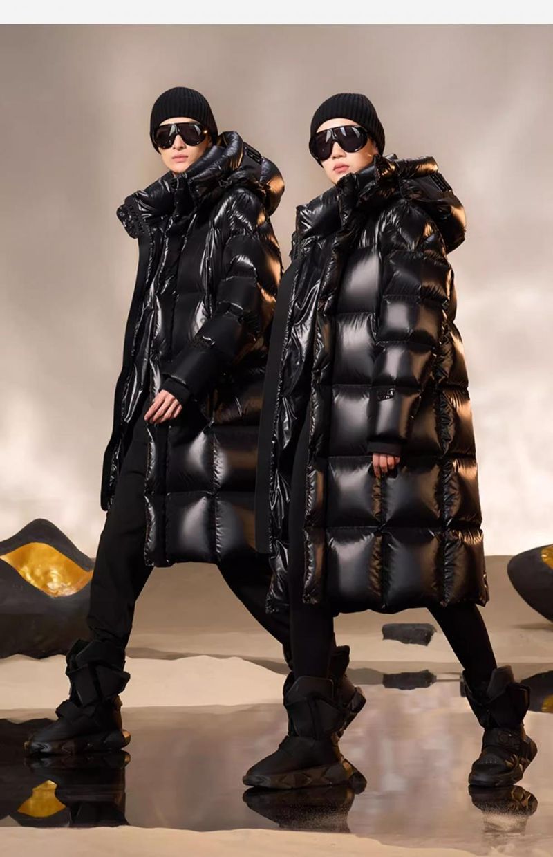 Dameskleding Zwarte goudkleurige glanzende lange gewatteerde winterjas met capuchon, hoge kraag, grote zak en ritssluiting (S-2XL)_voghion.com