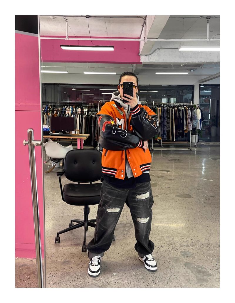 Underground Riot Jeans – Denim nero invecchiato con tagli di rasoio e toppe fai da te (M-3XL, lavaggio carbone)_voghion.com