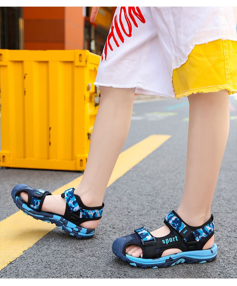Sapatos infantis sandálias fechadas de bico fino para meninos, sapatos de praia infantis antiderrapantes e resistentes à sujeira, novos sapatos de verão 2024_voghion.com