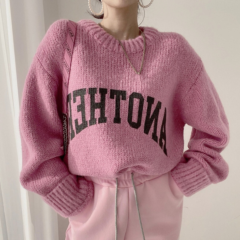 Pull femme couleur bonbon Pull ample et ample monogrammé à col rond_voghion.com