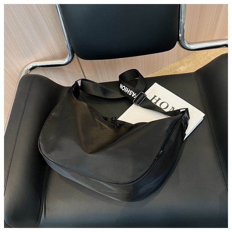Borsa in tessuto di nylon da donna, borsa a tracolla semplice con motivo a mezzaluna, borsa a tracolla per coppia, borsa a tracolla per sport e tempo libero_voghion.com