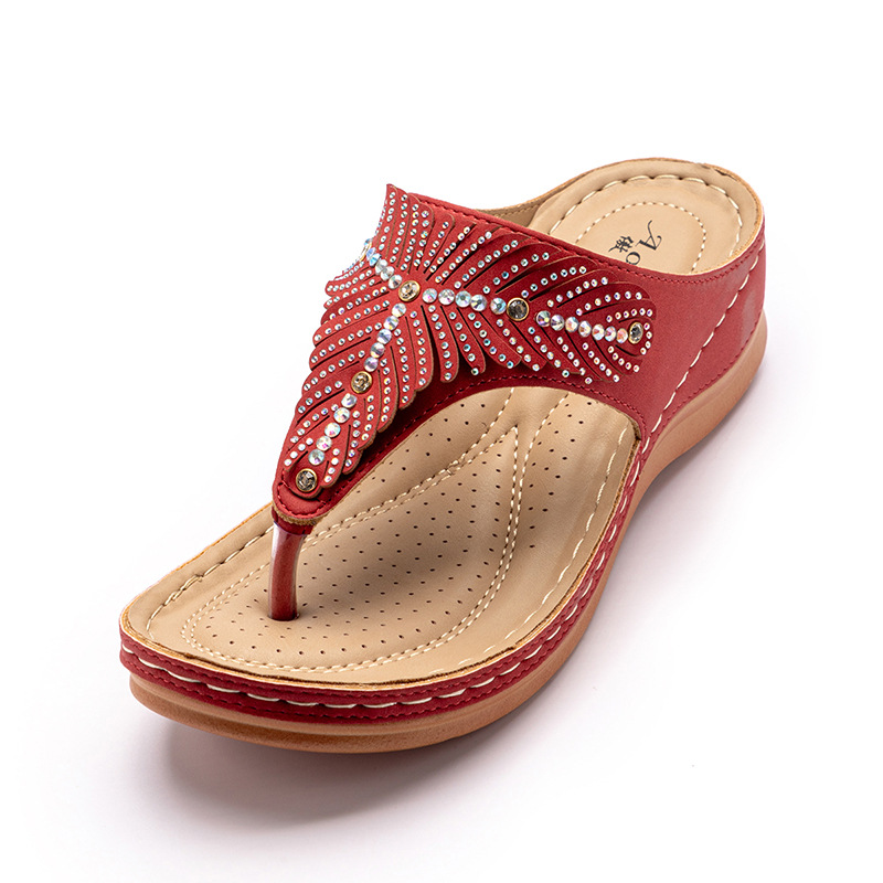2022 Neue Hausschuhe Damen Sommermode Wasser Diamant Slope Heel Sandalen für Freizeit Urlaub Füße Clip Flip Flops_voghion.com