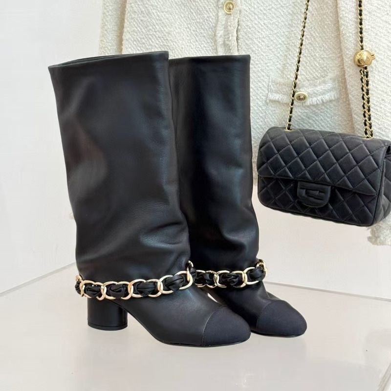 Botas femininas de salto alto Xiaoxiangfeng, novas botas de cano alto versáteis, com corrente, salto grosso e cano curto, 2025_voghion.com