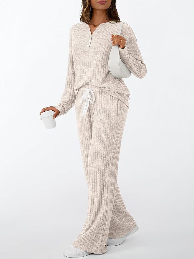 Ribbed Fleece Lounge Set – Cozy Long Sleeve Pajama Set (V-Neck & Pants) | Soft & Breathable (Multiple Colors)_voghion.com