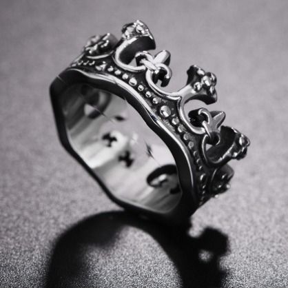 Anello unisex in titanio e acciaio con corona romana antica_voghion.com