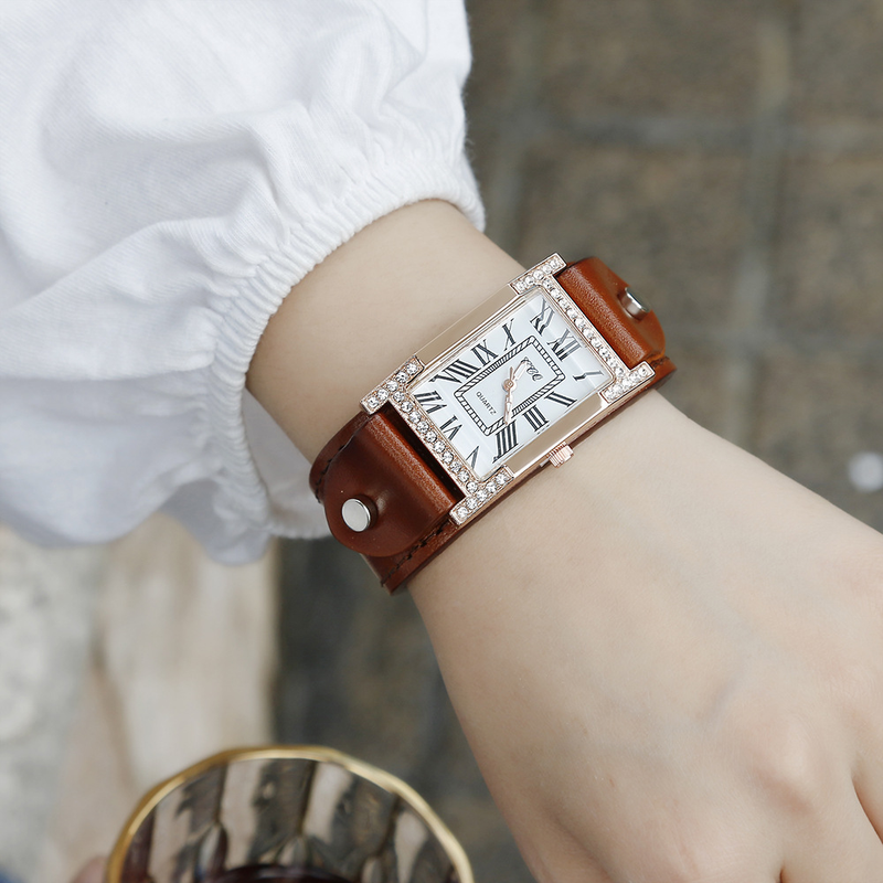 Nuovo orologio romano alla moda con cinturino in pelle e strass di lusso, quadrante quadrato, da donna_voghion.com