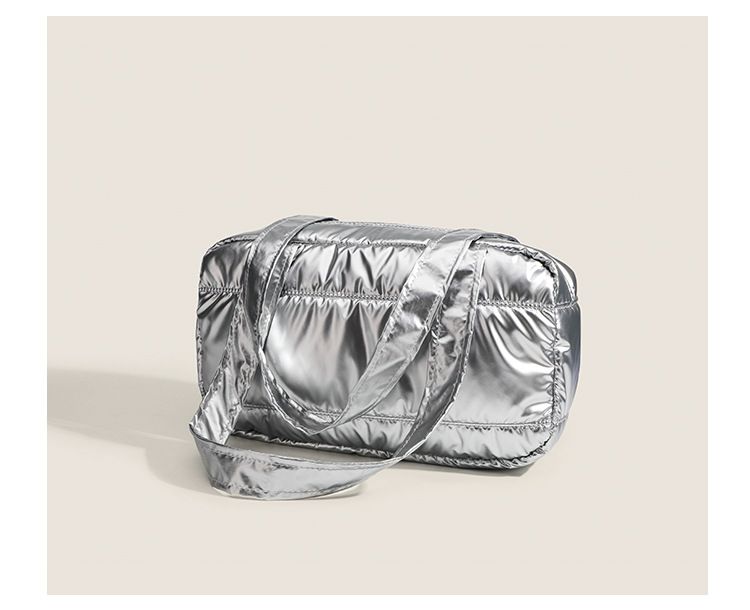 2025 Spring And Summer New Space Cotton Silver Underarm High-end Blog Recommended Women's Sports Bag Fashion Hundred_voghion.com