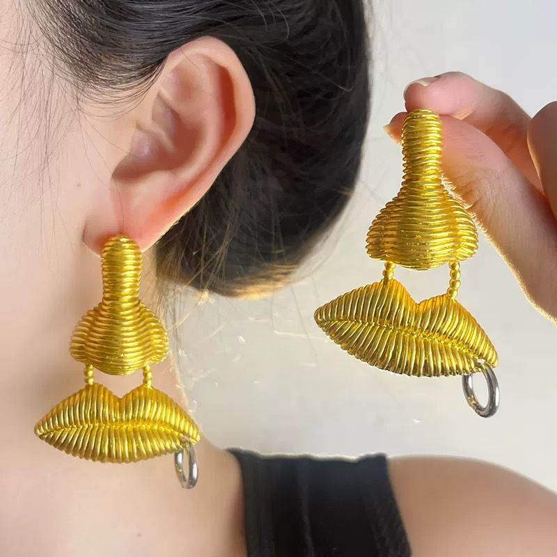 Unique Personality 3D Facial Features Striped Nose Big Lips Necklace Cuban Fashionable Exaggerated Clavicle Chain_voghion.com