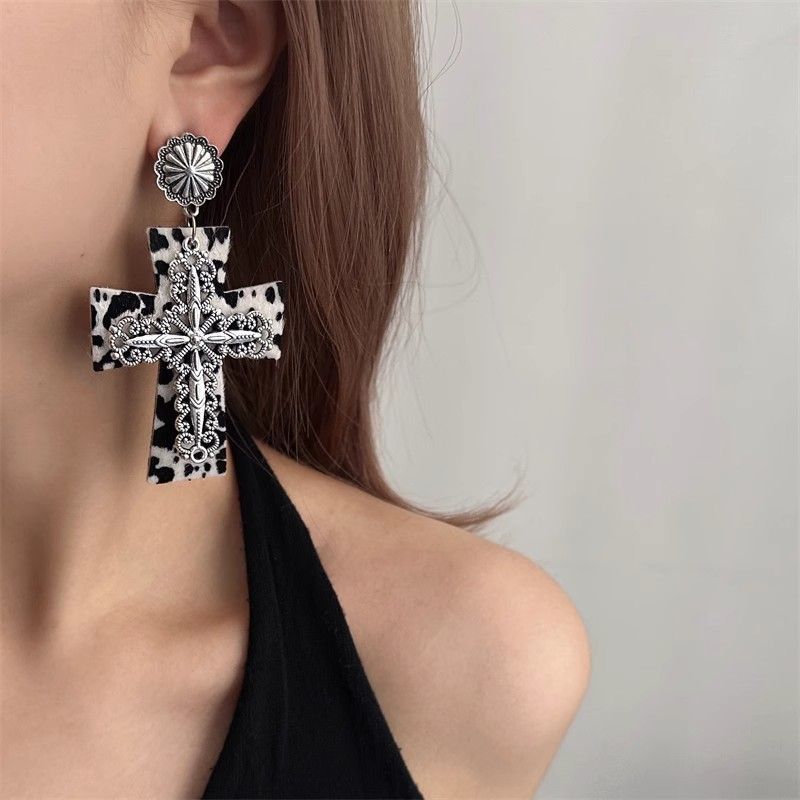 Dame Persönlichkeit Übertrieben Schwarz Und Weiß Leopard Print Stern Kreuz Ohrringe Ohrstecker Nische Mode Hip Hop Trendy Ohr Schmuck_voghion.com