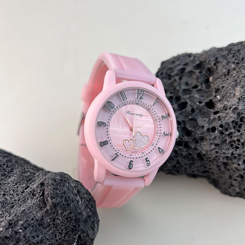 Orologio da donna al quarzo con cinturino in silicone, stile vintage, con scala digitale semplice e cuore, ideale per lavoro quotidiano, compleanno, anniversario, regalo di San Valentino_voghion.com