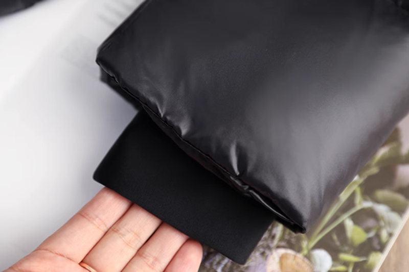 Damenbekleidung schwarz-goldene, neue, nationale Standard-Daunenjacke aus weißer Ente, mittellang, für Damen mit winddichter Kapuze_voghion.com
