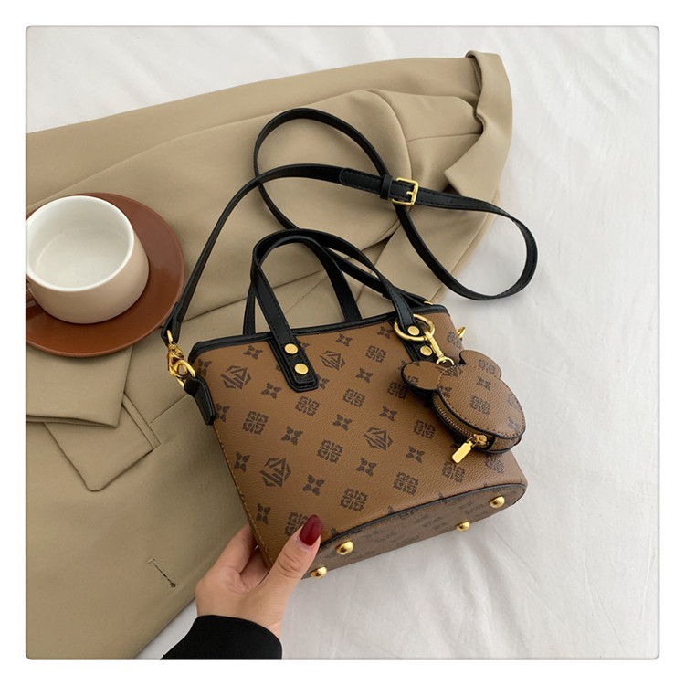 Cross-border bag women's bag 2023 new high-value fashion retro printing portable shoulder messenger bag bucket bag_voghion.com