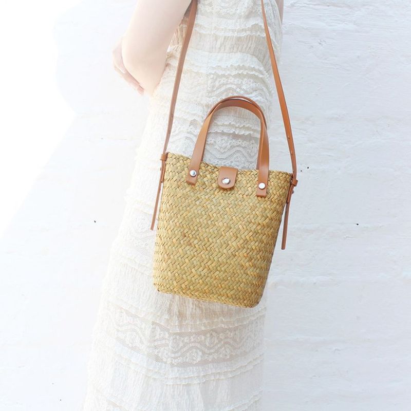 Straw - Woven Hand - Knitted Cross - Body Bag, A Niche And Versatile Shoulder - Carried Coin Purse, Raffia Mobile Phone Bag For Beach Vacations, Women_voghion.com