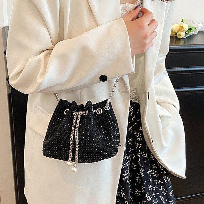 Nuova mini borsa a secchiello con diamanti, alta moda, da donna, con tracolla a catena Niche Ins_voghion.com