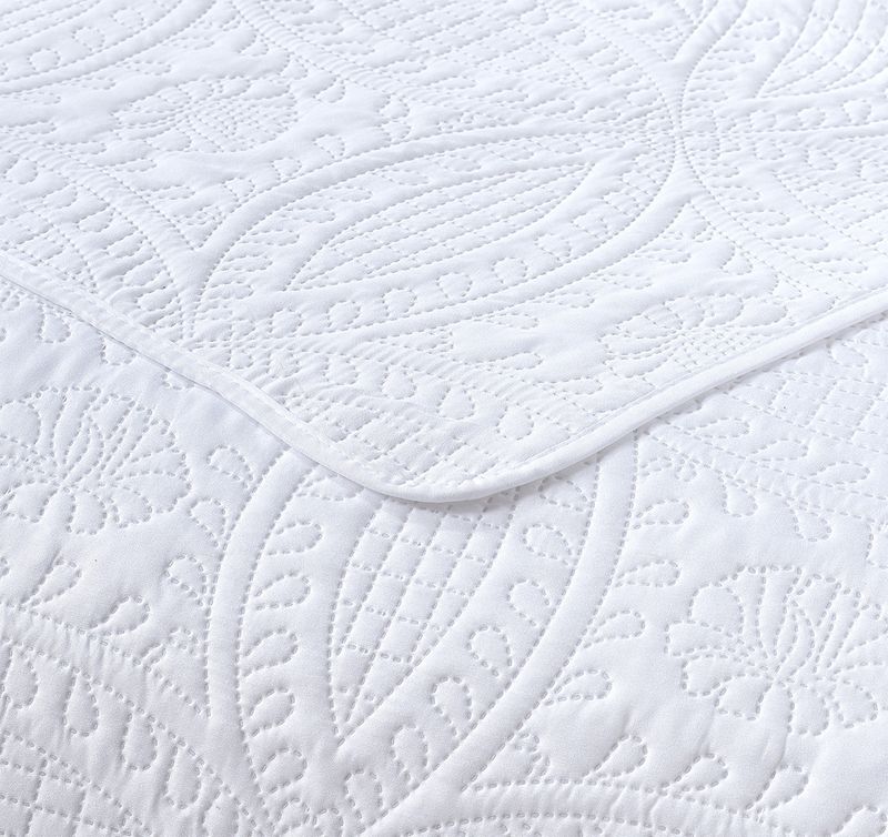 Premium Quilt Set With Dyed-Woven Fabric & Quilting - European Embroidery, 1.8m Bed Fit, Multiple Patterns Available_voghion.com