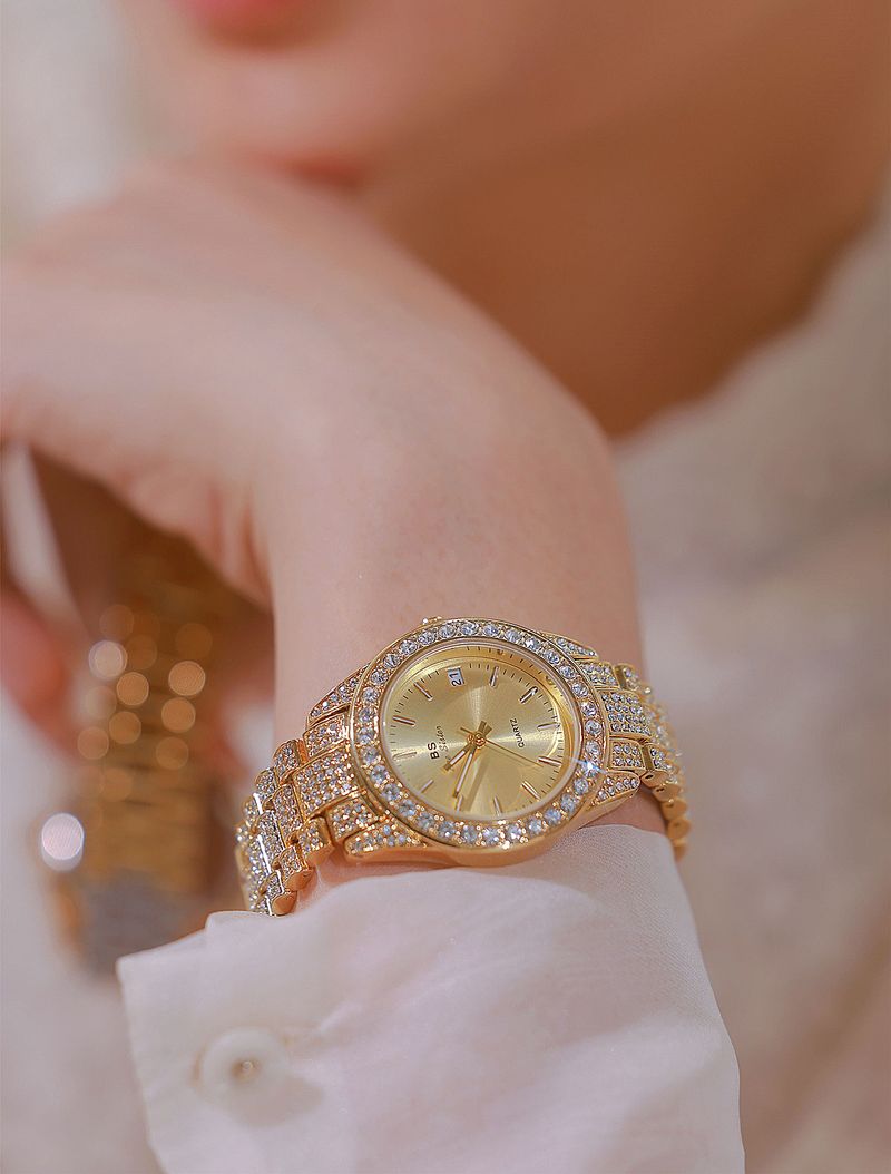 New light luxury ladies aqua ghost fashion temperament small square diamond calendar watch_voghion.com