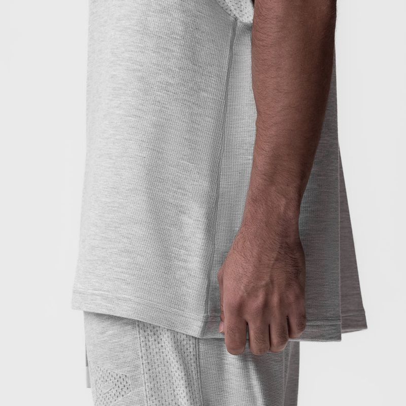 T-shirt de sport à manches courtes pour homme, style européen d'été, avec empiècement en maille gaufrée, séchage rapide, respirant et tendance._voghion.com