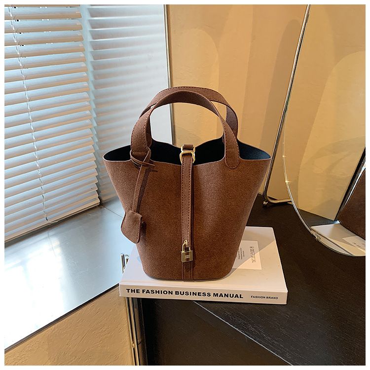 Leichter Luxus-Eimer mit mattiertem Nischendesign, neue trendige Mutter-Kind-Tasche, stilvolle Handtasche_voghion.com