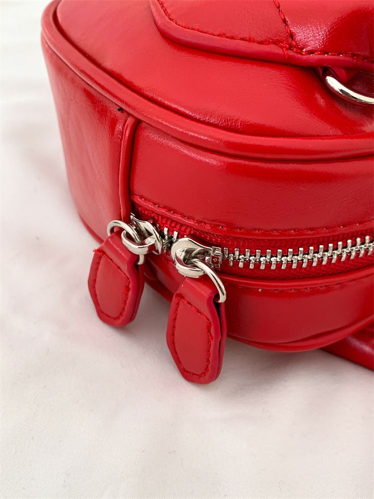 Personalisierte, modische Mini-Schultertasche im Nischenstil, geformte Öffnung aus PU-Leder, weiches Handgefühl in Rot_voghion.com