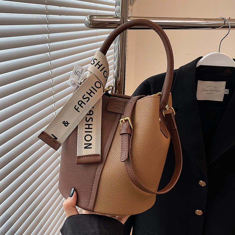 Borsa a tracolla da ascella di alta qualità, con design a blocchi di colore, da donna, con secchiello portatile, 2025_voghion.com