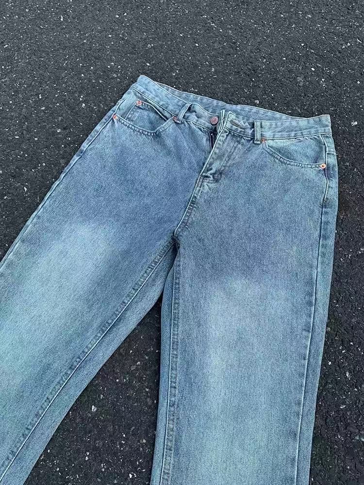 Hellblaue Vintage-Jeans für Herren, Retro-amerikanisches Straight-Leg mit dezentem Schlag, High-Street-Mode für Jugendliche, verwaschener Denim_voghion.com