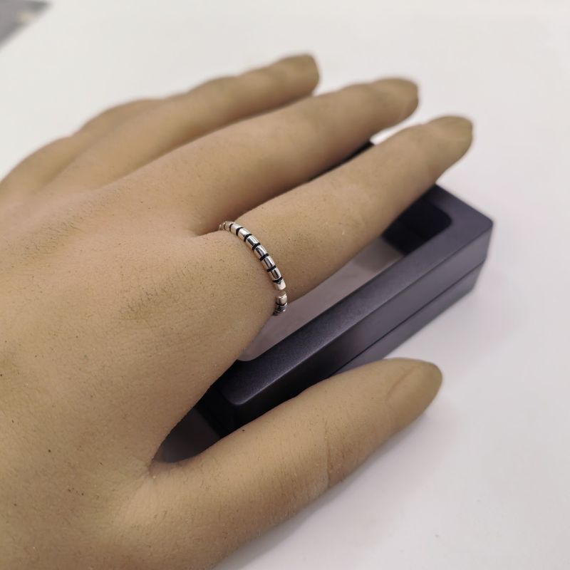 Nuova tendenza moda per le donne, stile chic, design di nicchia, semplice, minimalista, trendy, anello impilabile_voghion.com