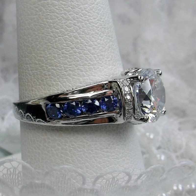 Anello con zirconi geometrici alla moda Rixing di Cao Shi per uomo e donna. Anello con proposta di temperamento alla moda_voghion.com