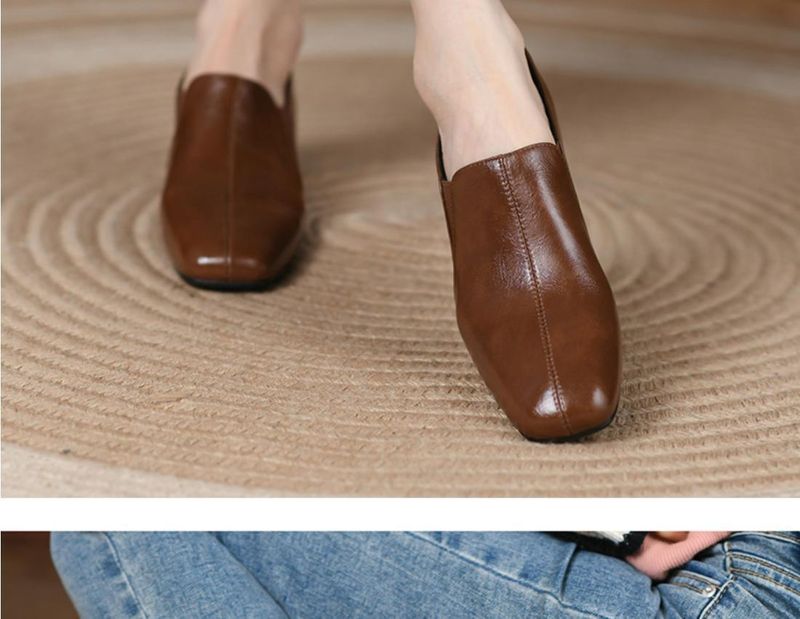 British Style 2025 Deep Mouth Square Head Single Versatile Commuter Coarse Low Heel Set Foot Small Leather Women's Shoes_voghion.com