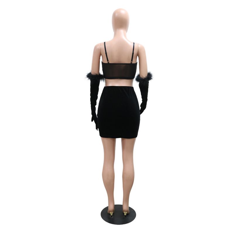 Completo composto da top corto con spalline e minigonna con strass e guanti - Completo sexy in due pezzi per donna_voghion.com