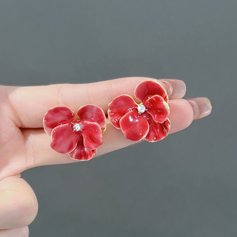 Orecchini da donna in stile coreano con cinque petali di garofano, smalto rosso e blu, 2024_voghion.com
