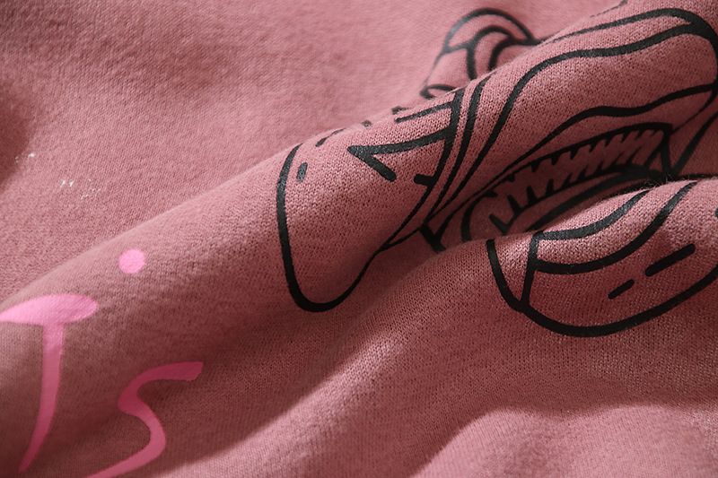 Sweat à capuche en peluche imprimé graffiti peint à la main et teint dans la boue de style hip-hop KAN@YE automne/hiver 2023_voghion.com