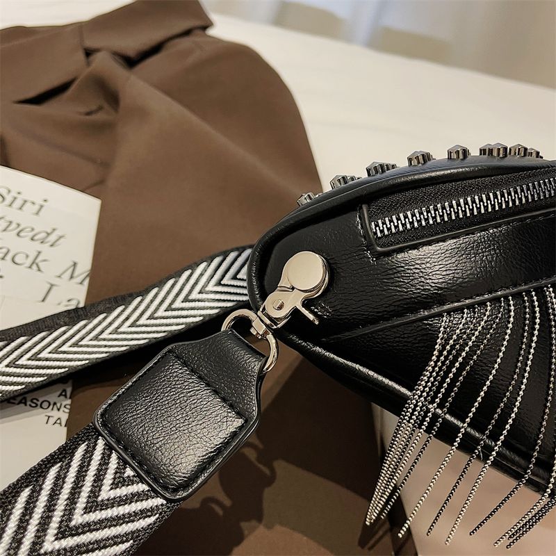 Luxus Frau Brust Mode Quaste Leder große Kapazität Crossbody Sling Frauen Taille Tasche Casual Niet Design Reise Sac_voghion.com