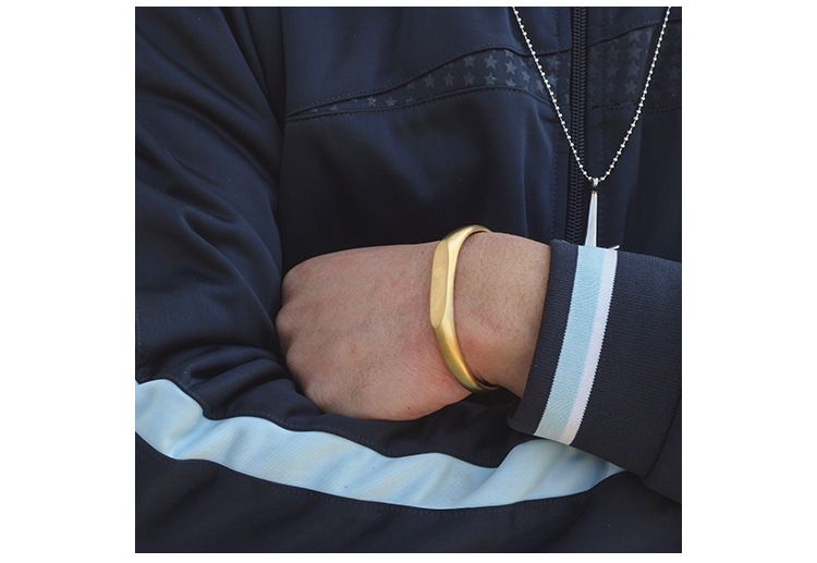 Vintage Paararmband aus Titanstahlguss für Männer und Frauen – minimalistischer, modischer offener Armreif mit einzigartigem facettiertem Design und Persönlichkeitsschliff_voghion.com