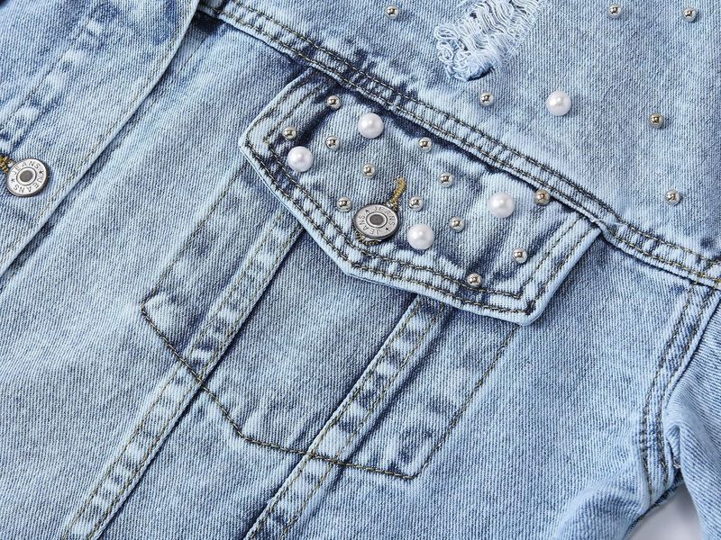 Giacca in denim effetto consumato, casual, stile boho, da donna, con maniche lunghe e strass, vestibilità ampia, colletto polo (azzurro)_voghion.com