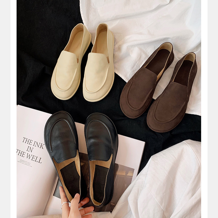 loafers. Lage hakken voor vrouwen, wolken, minimalistische ronde neus, wikkelvoeten,_voghion.com