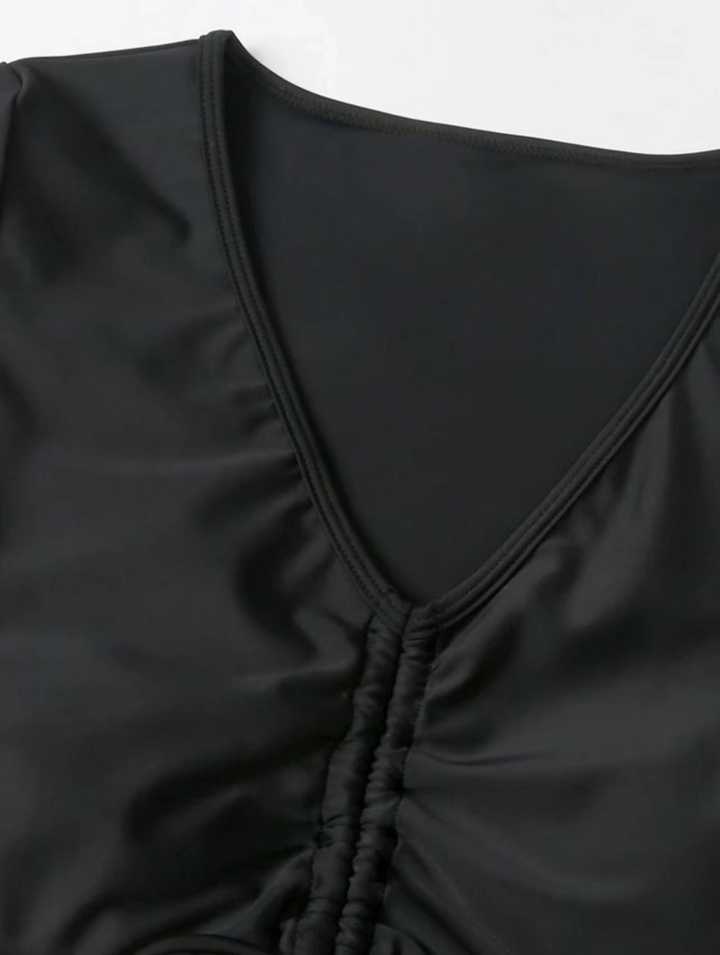 Badeanzug-Bikini im neuen Stil mit geteiltem, plissiertem Seil und einfarbigem Seil_voghion.com
