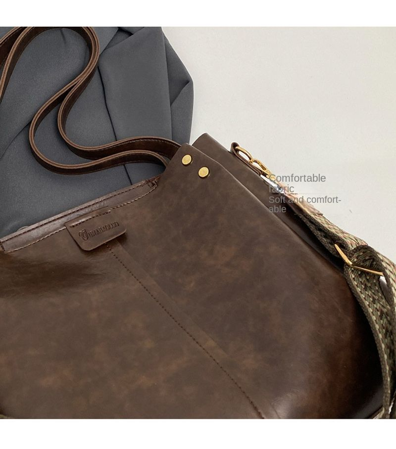 Tote per pendolari retrò di grande capacità in Europa e negli Stati Uniti 2023 nuova tracolla a tracolla con tracolla larga con texture a mano_voghion.com
