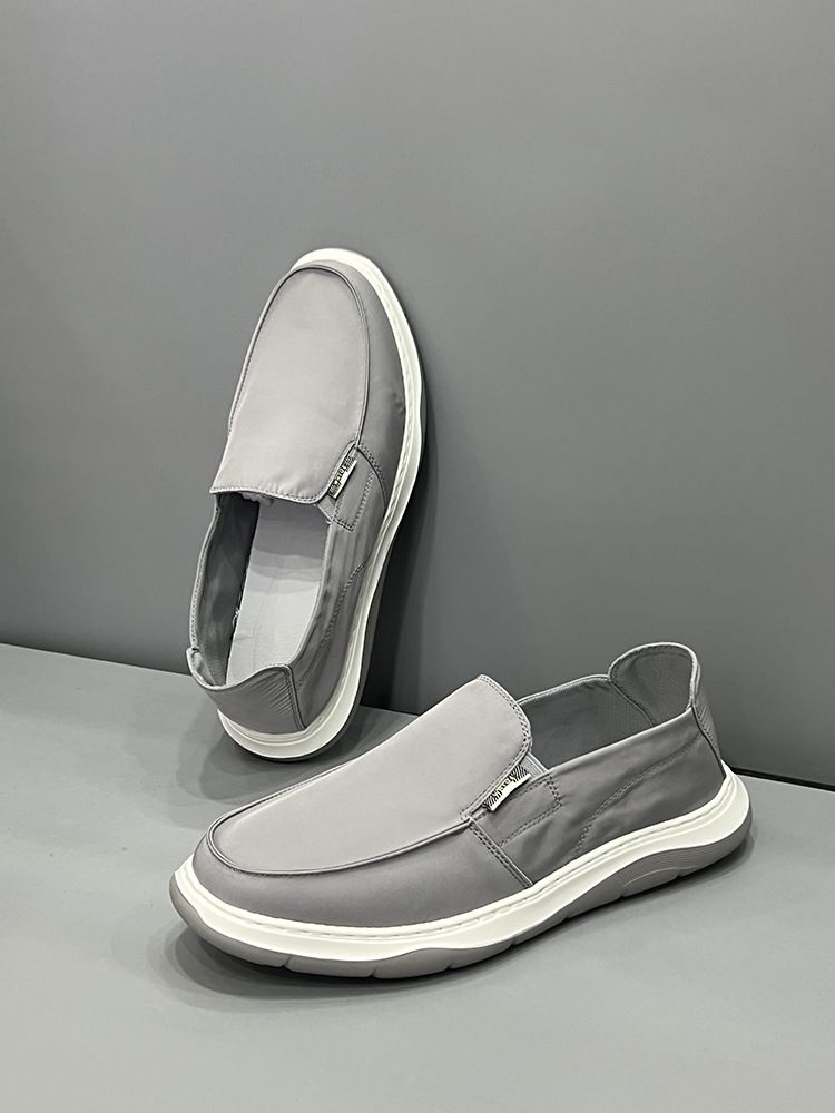 Summer Thin Ice Silk 2025 New Old Beijing Cloth Men Ultra-light Soft Sole Breathable Slip-on Canvas Shoes_voghion.com
