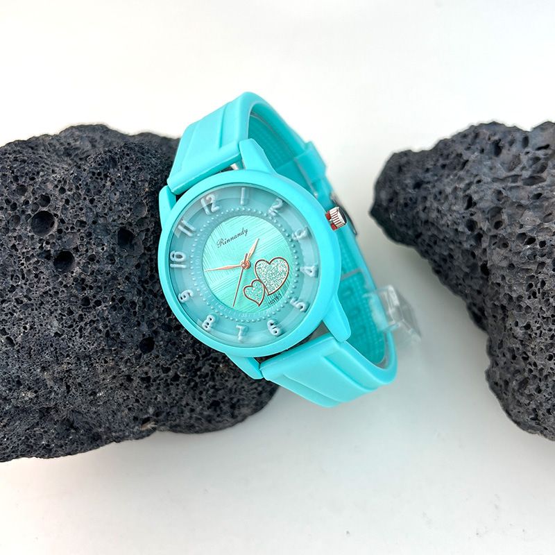 Orologio da donna al quarzo con cinturino in silicone, stile vintage, con scala digitale semplice e cuore, ideale per lavoro quotidiano, compleanno, anniversario, regalo di San Valentino_voghion.com