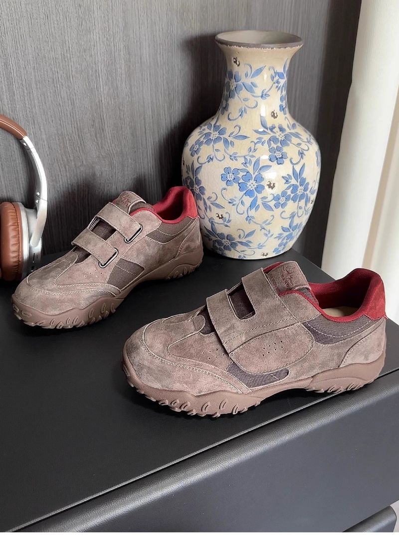 Zapatillas de entrenamiento Agam informales y versátiles con suela gruesa y suave con cinta mágica grande antideslizante y aumento de altura invisible._voghion.com
