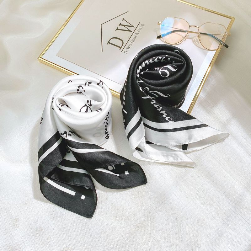 2024 Frühjahr Neue Simulation Seide Modische und Süße Chiffon Brief Gedruckt Professionelle Schal_voghion.com