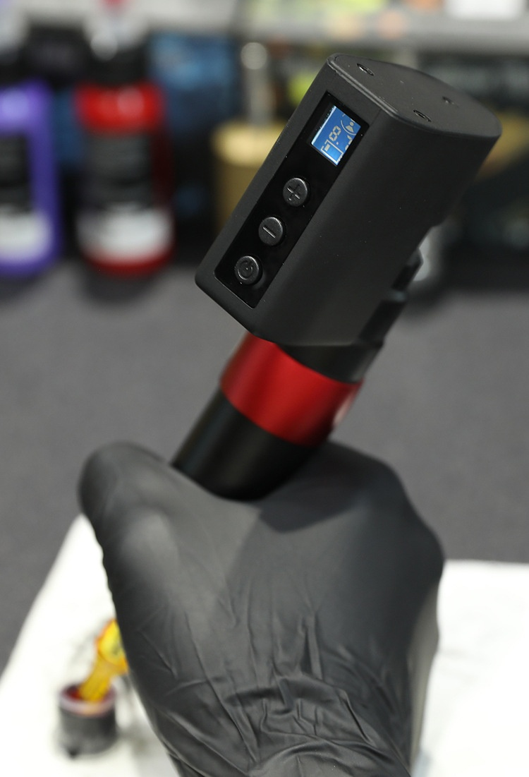Ouliang WX6002 Draadloze draagbare mobiele oplaadvoeding Tattoo_voghion.com