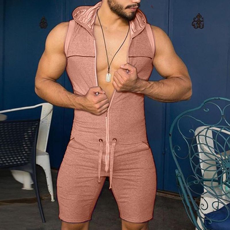Herrenbekleidung Männer tragen einen sexy Strampler über einem Kapuzenpullover, lässiger Sport-Strampler_voghion.com