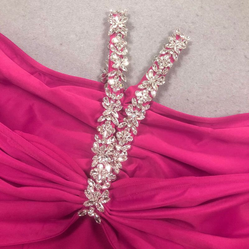 Robe de soirée élégante à dos nu et diamants noirs pour femme - Robe longue moulante à encolure haute_voghion.com