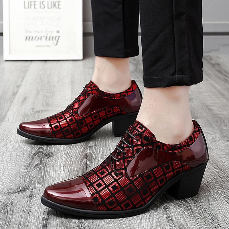 2024 Neue spitze Lederschuhe für Herren, grenzüberschreitende Lederschuhe für Herren, die die Körpergröße erhöhen, Jugendmode, kleine Lederschuhe im britischen Stil, Herrenmode_voghion.com
