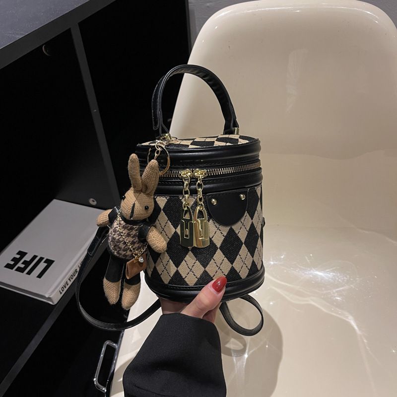 Borsa a secchiello di alta qualità, borsa a tracolla da donna trapuntata, estiva e di nicchia, dal design squisito_voghion.com