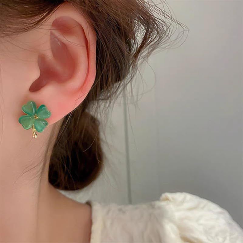 Fashion Commuter Earrings Four Leaf Clover Temperament Niche Design Light Luxury High End Earrings Without Piercings Ladies Ear Jewelry_voghion.com