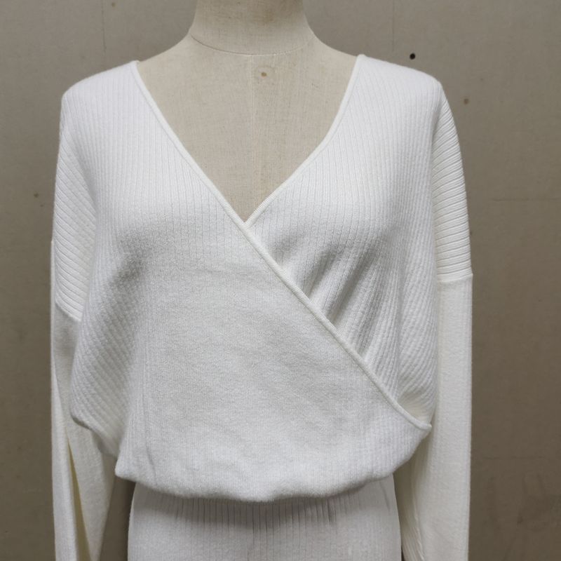 Women’s V-Neck Knit Top & High-Slit Skirt Set – Soft Autumn Layering Essential For Effortless Elegance_voghion.com