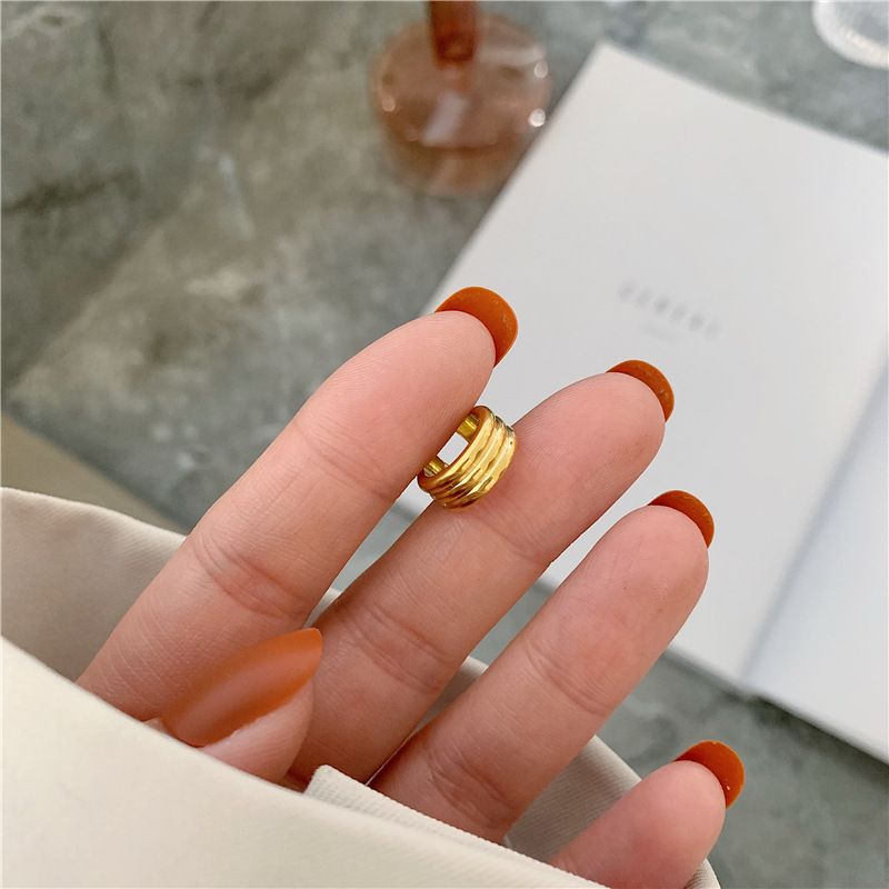 Damenschmuck Drei Kreis Ohr Knochen Clip Ohrringe Glänzend Temperament Kalten Stil Gold Und Einfach_voghion.com